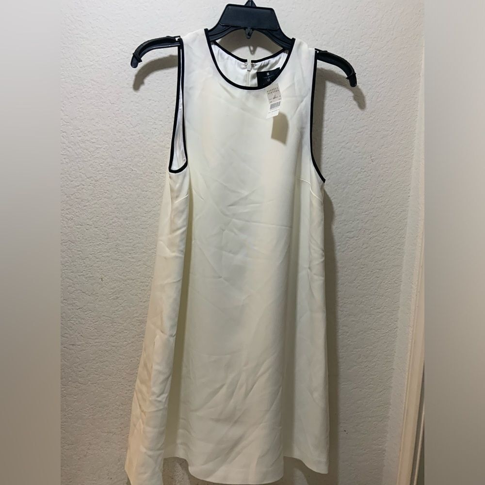 NWT Lisa Perry Barney’s NewYork A-line sleeveless white dress size 4